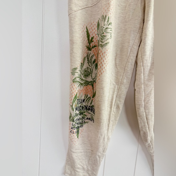 Anthropologie Daily Practice Relaxed Jogger Beige with Green Graphic Print S - Picture 4 of 15